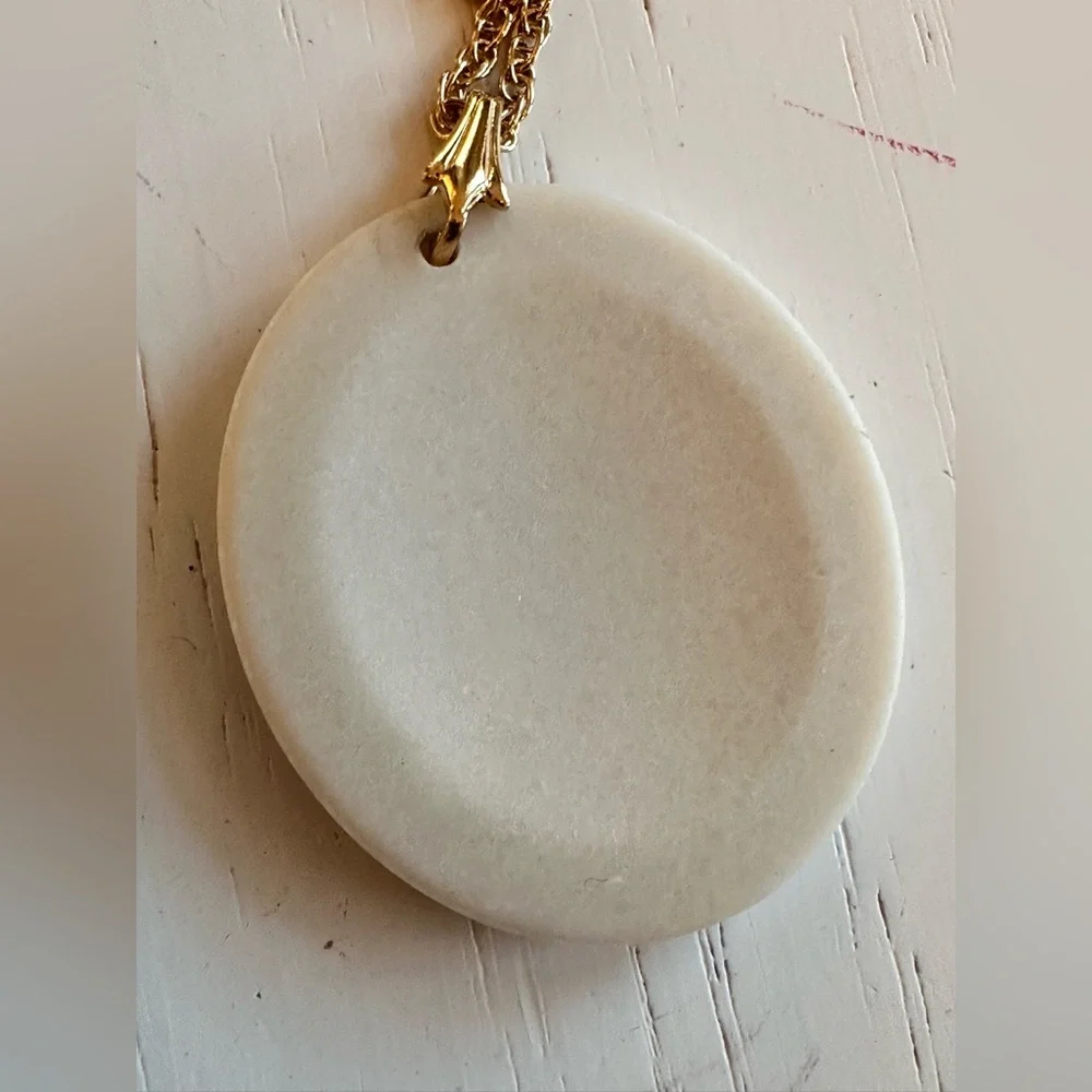 VINTAGE Avon 1988 Classic Gold Rose Ceramic Necklace and Earrings Set - Picture 4 of 12